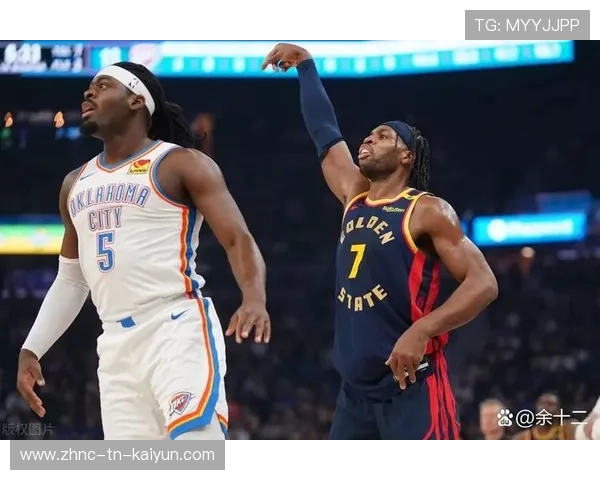 球队在关键比赛中凭借防守反击实现逆转,防守球员被进攻队员超越时,应该采用 步伐来追赶 球队在关键比赛中凭借防守反击实现逆转,防守球员被进攻队员超越时,应该采用 步伐来追赶