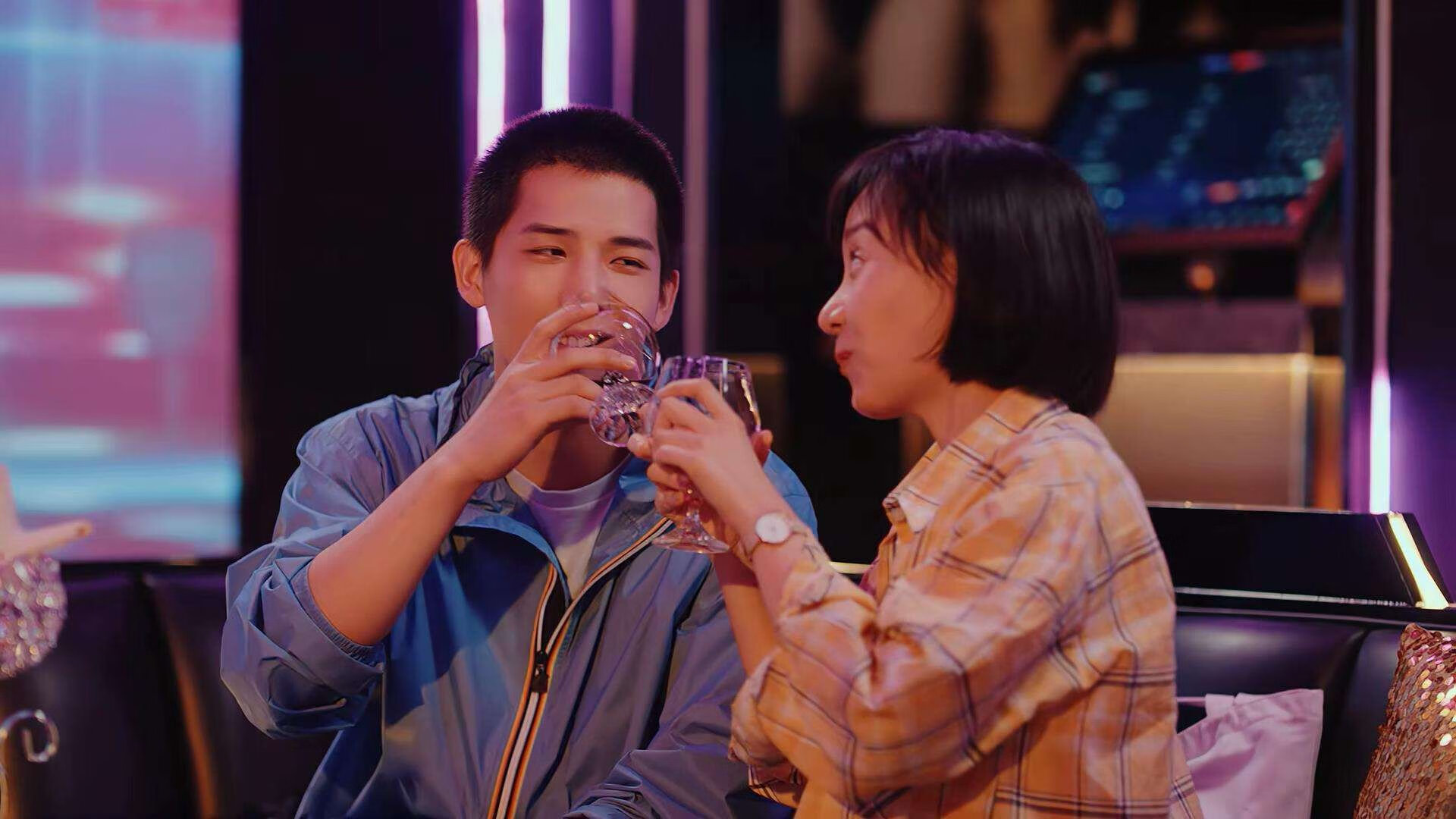 德甲球队高强度对抗中体能衰减与失误关联研究,德甲最强