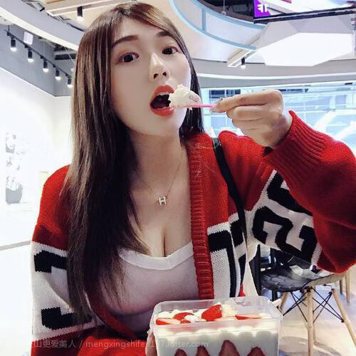 跨界合作推动足球文化与科技创新融合发展,足球运动员跨界